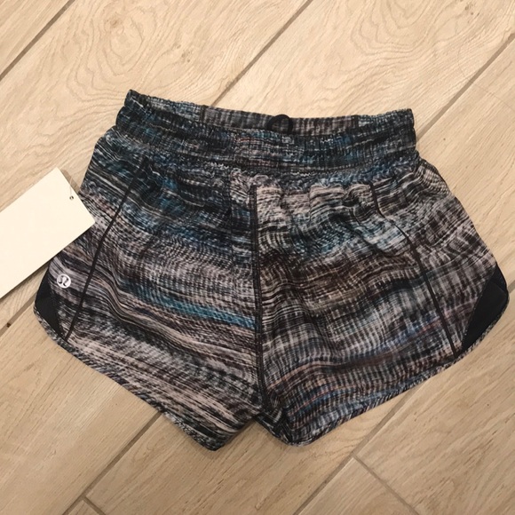 Lululemon Hotty Hot Shorts - Picture 2 of 3